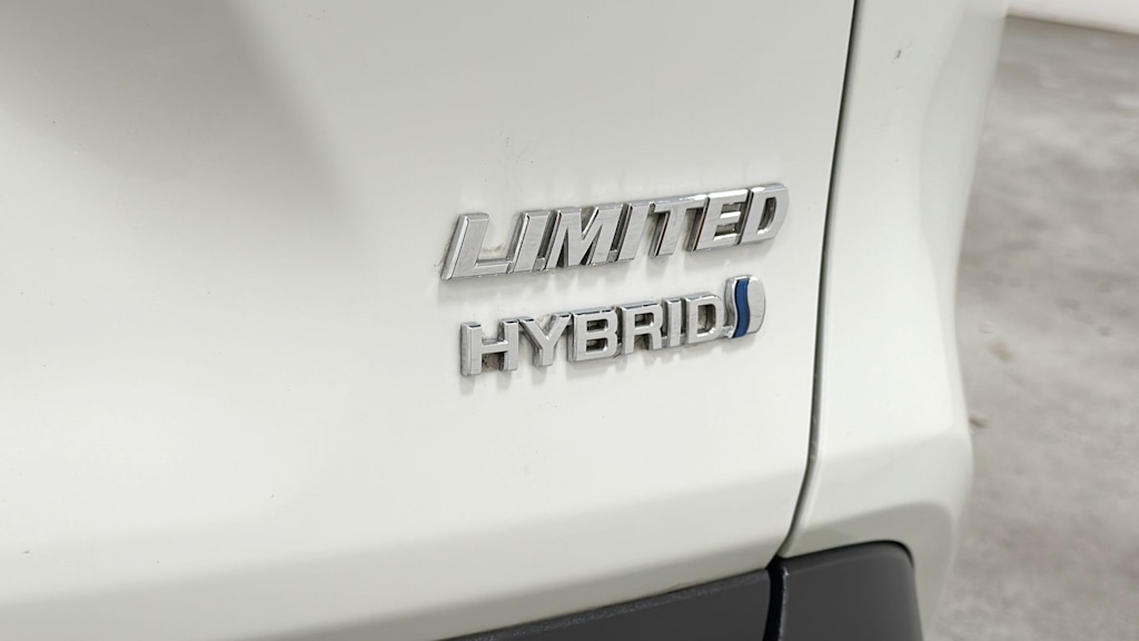 Thumbnail: 2021 Toyota RAV4 - 7