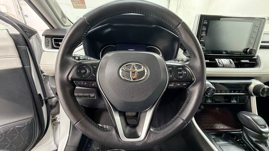Thumbnail: 2021 Toyota RAV4 - 10