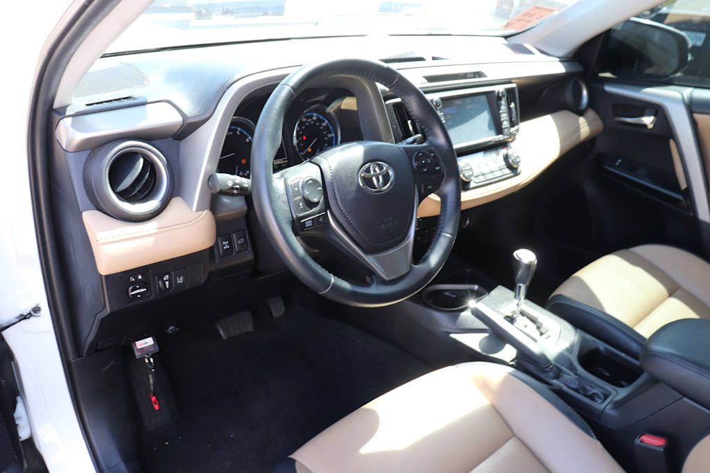 Thumbnail: 2018 Toyota RAV4 - 2