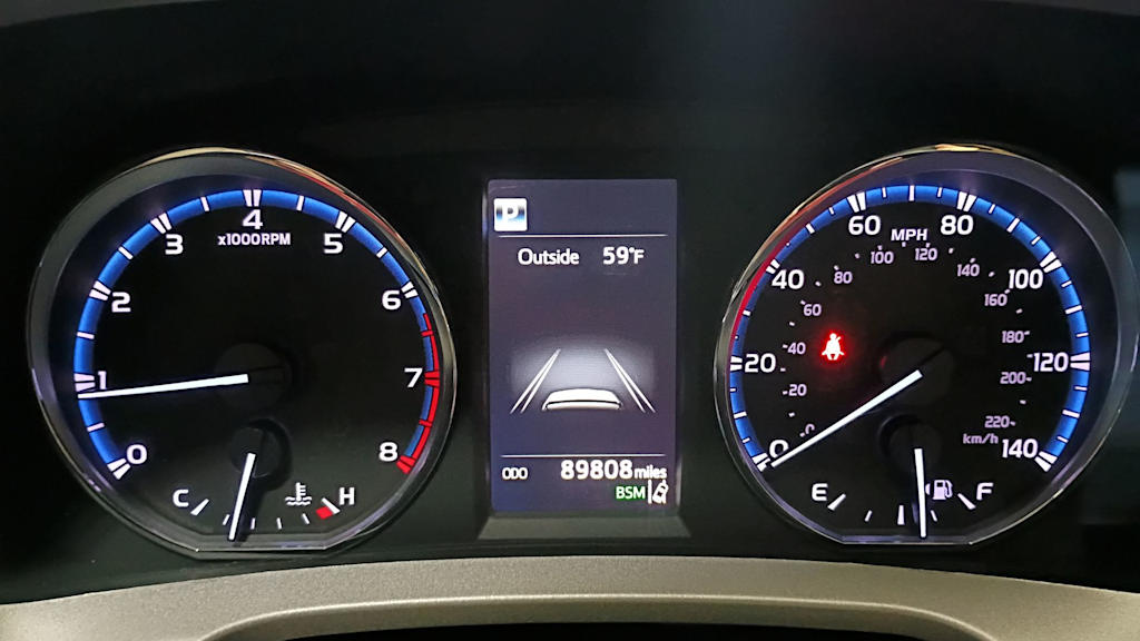 Thumbnail: 2018 Toyota RAV4 - 16