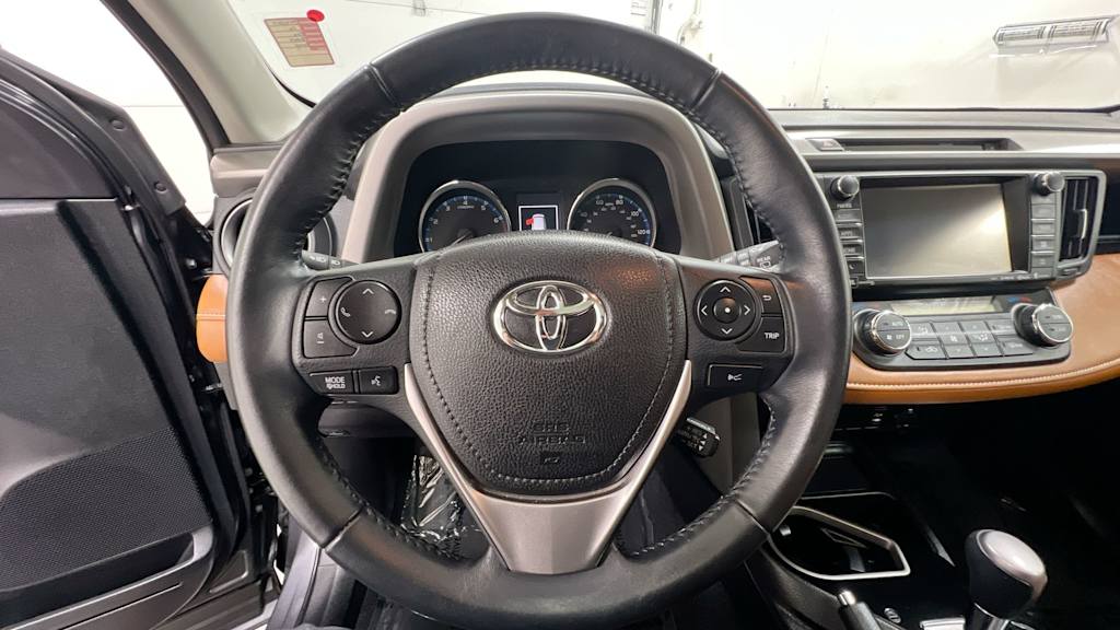 2016 Toyota RAV4 Limited 9