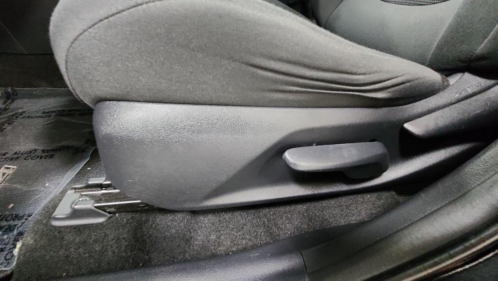 Thumbnail: 2019 Toyota RAV4 - 25