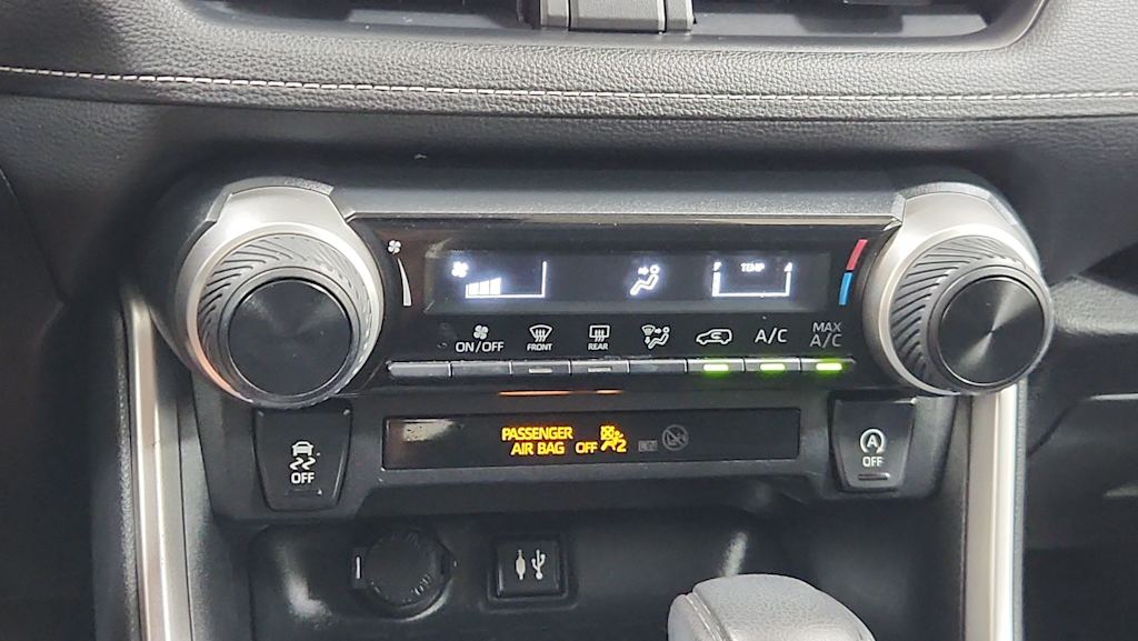 Thumbnail: 2019 Toyota RAV4 - 29