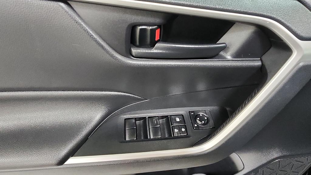 Thumbnail: 2019 Toyota RAV4 - 26