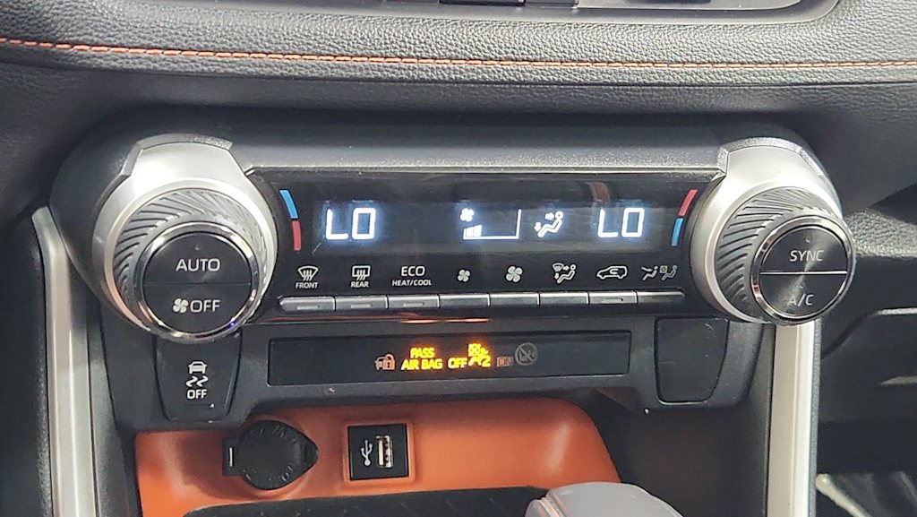 Thumbnail: 2024 Toyota RAV4 - 29