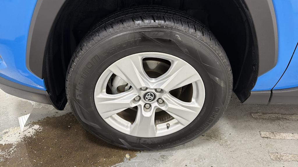 Thumbnail: 2020 Toyota RAV4 - 7