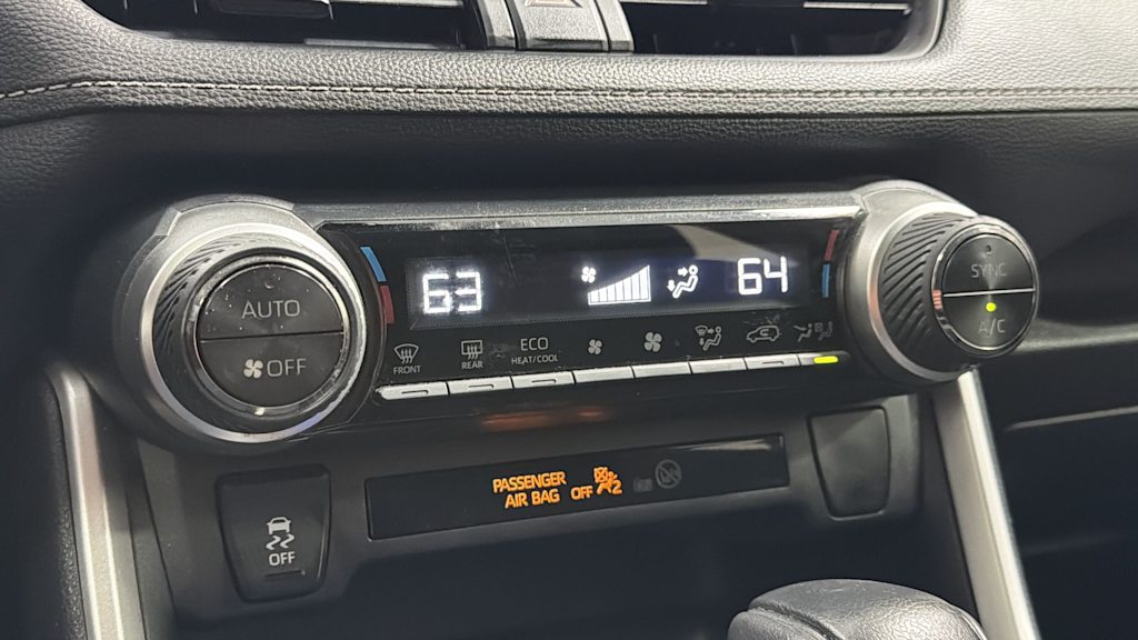 Thumbnail: 2020 Toyota RAV4 - 28