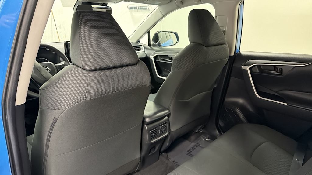 Thumbnail: 2020 Toyota RAV4 - 29