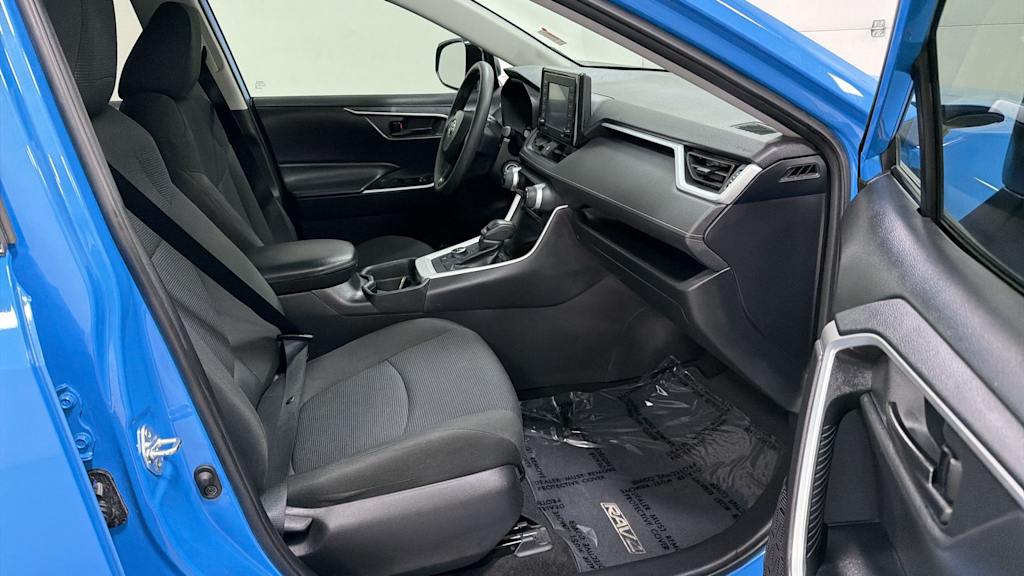 Thumbnail: 2020 Toyota RAV4 - 30