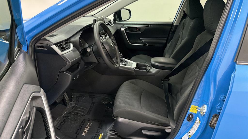 Thumbnail: 2020 Toyota RAV4 - 10