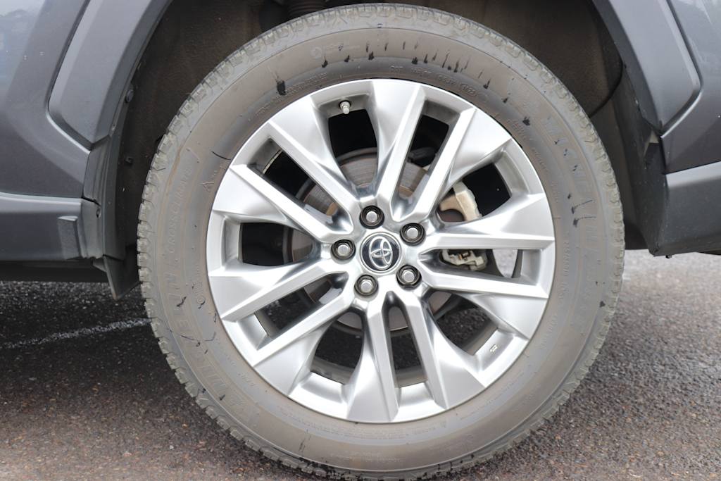 Thumbnail: 2019 Toyota RAV4 - 6