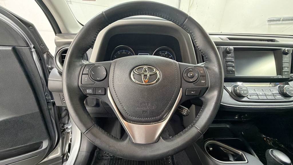 Thumbnail: 2017 Toyota RAV4 - 10