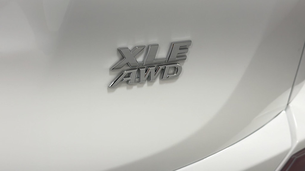 Thumbnail: 2018 Toyota RAV4 - 6