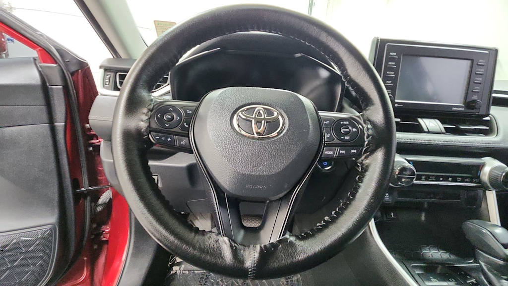 Thumbnail: 2020 Toyota RAV4 - 8