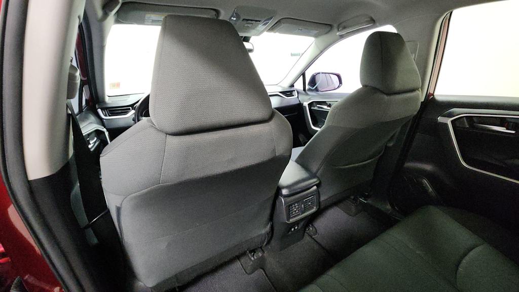 Thumbnail: 2020 Toyota RAV4 - 31