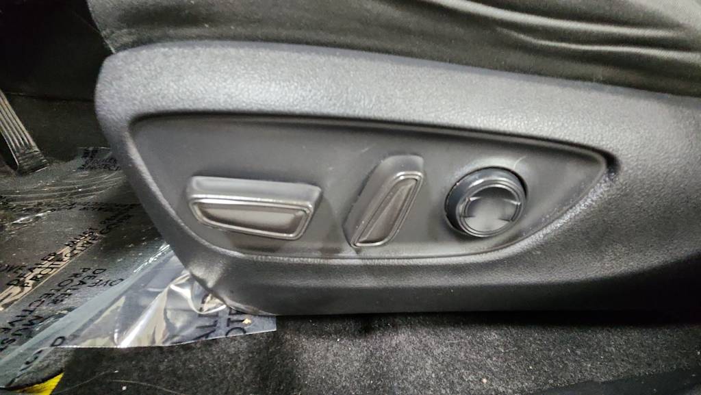 Thumbnail: 2020 Toyota RAV4 - 25