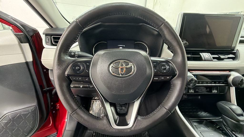 Thumbnail: 2025 Toyota RAV4 - 9