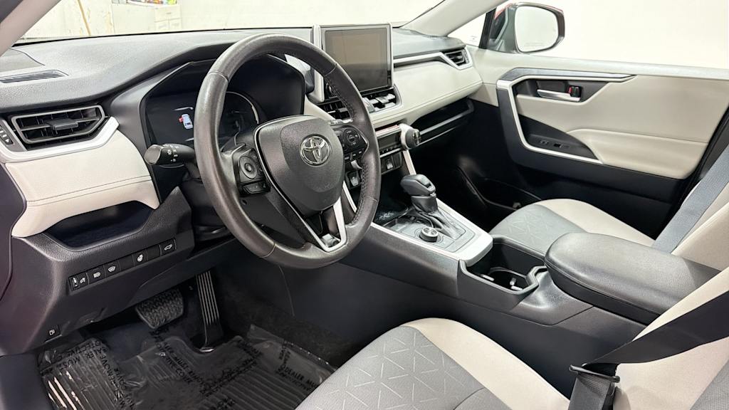 Thumbnail: 2025 Toyota RAV4 - 2