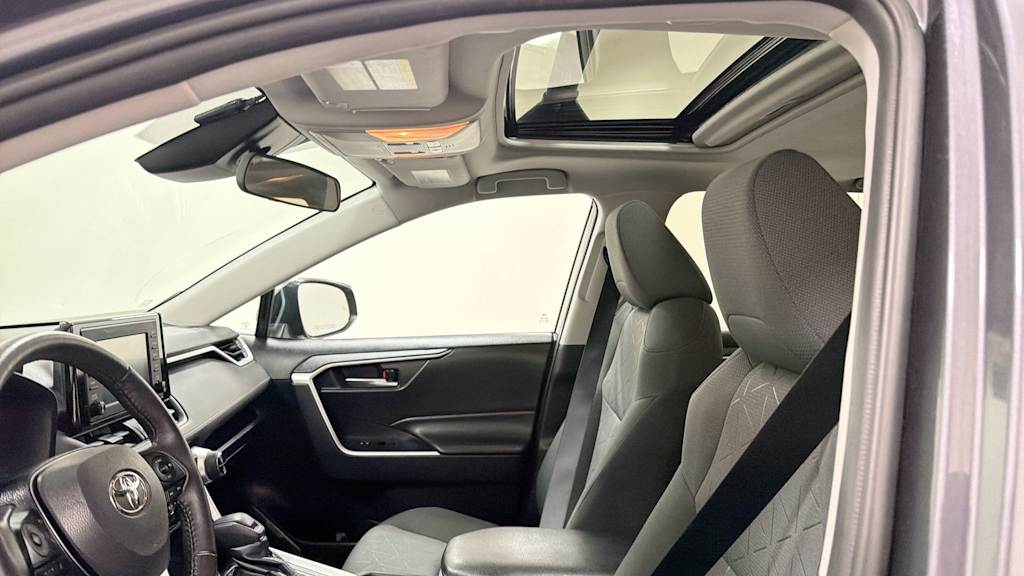 Thumbnail: 2020 Toyota RAV4 - 29