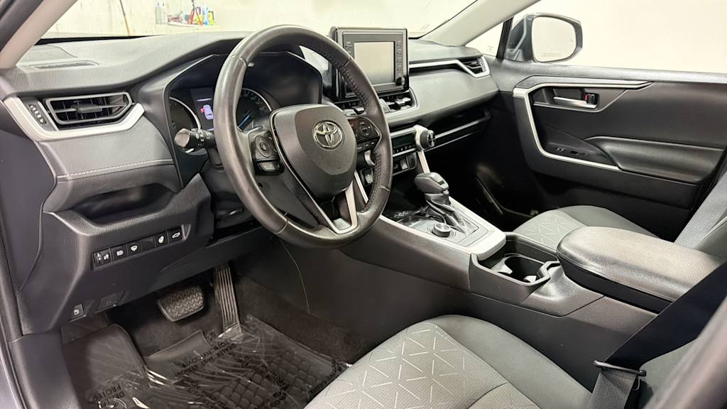 Thumbnail: 2020 Toyota RAV4 - 2