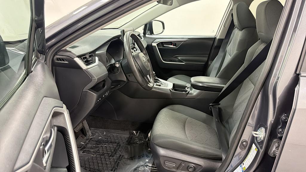Thumbnail: 2020 Toyota RAV4 - 10