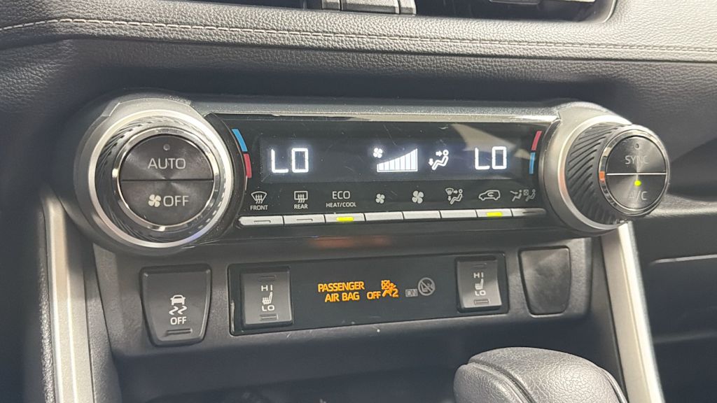 Thumbnail: 2020 Toyota RAV4 - 28