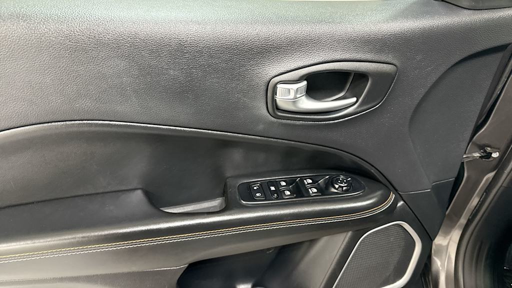 Thumbnail: 2018 Jeep Compass - 26