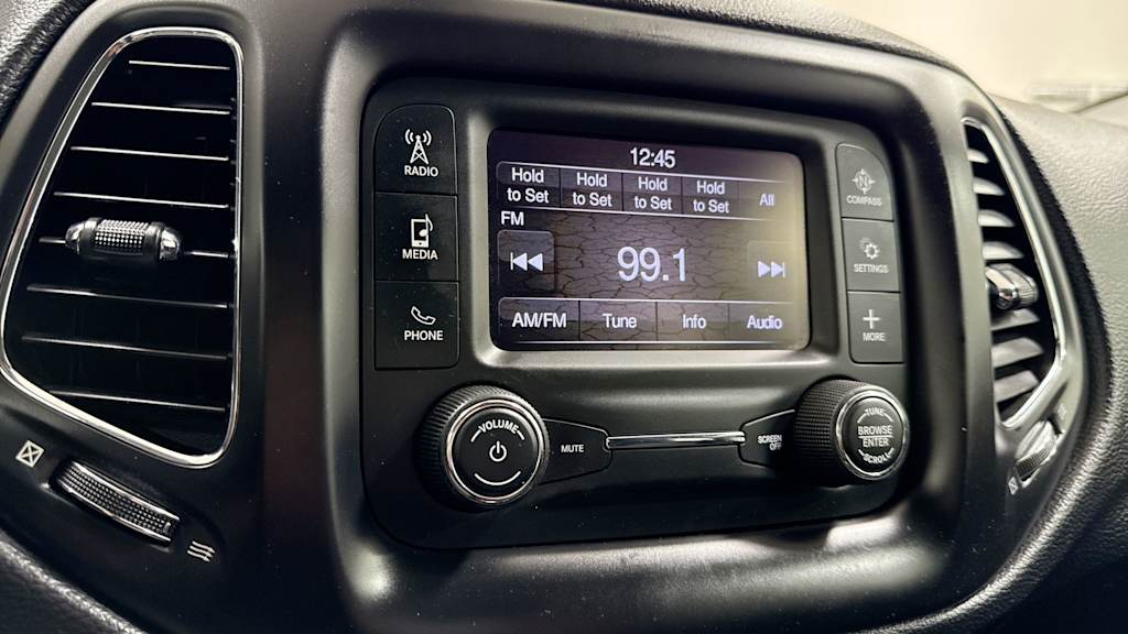 Thumbnail: 2018 Jeep Compass - 14