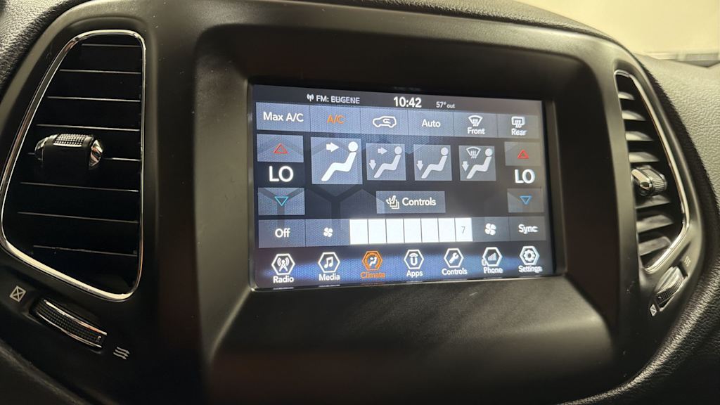 Thumbnail: 2018 Jeep Compass - 27