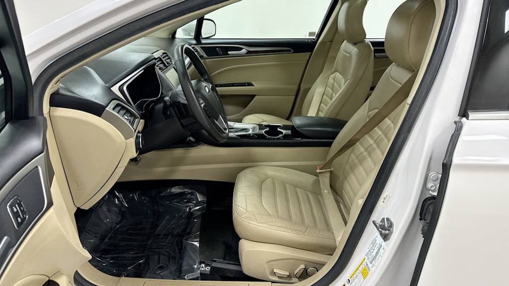 2016 Ford Fusion SE 9