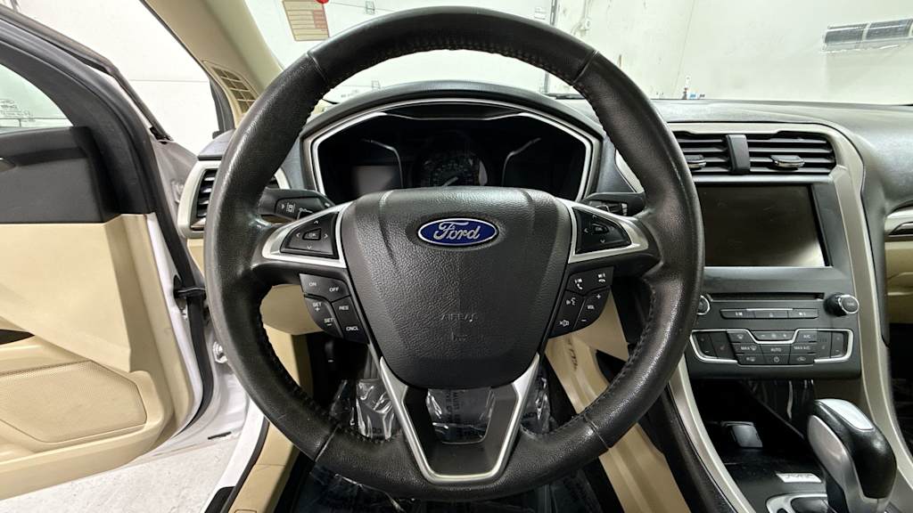 2016 Ford Fusion SE 8