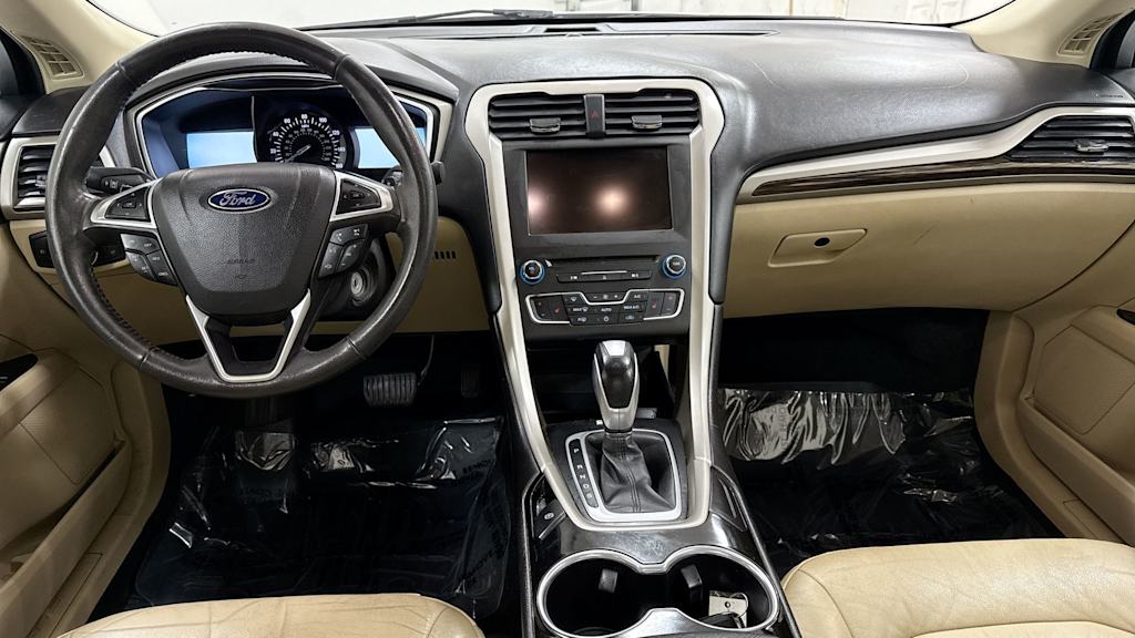 2016 Ford Fusion SE 13
