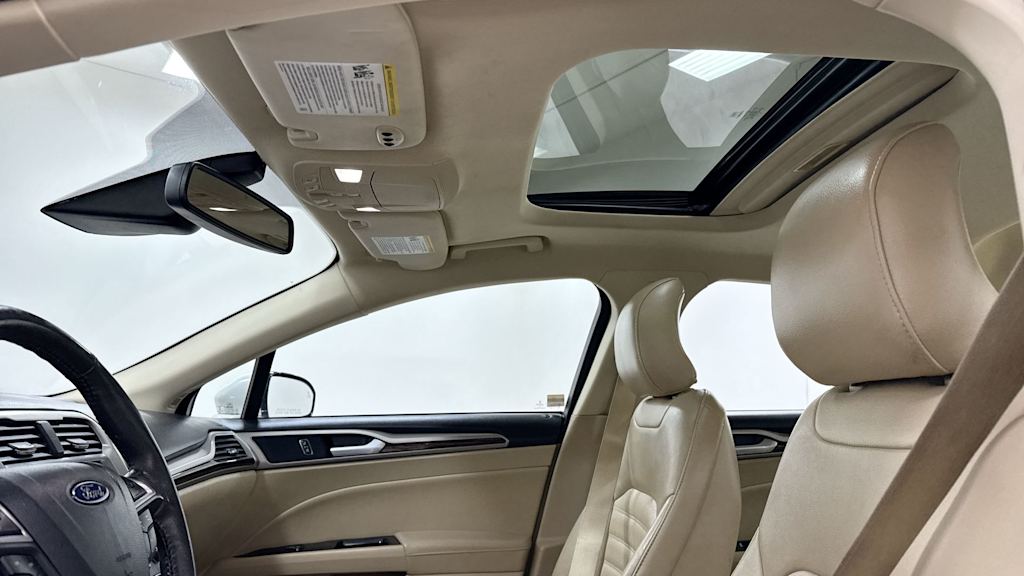 2016 Ford Fusion SE 31