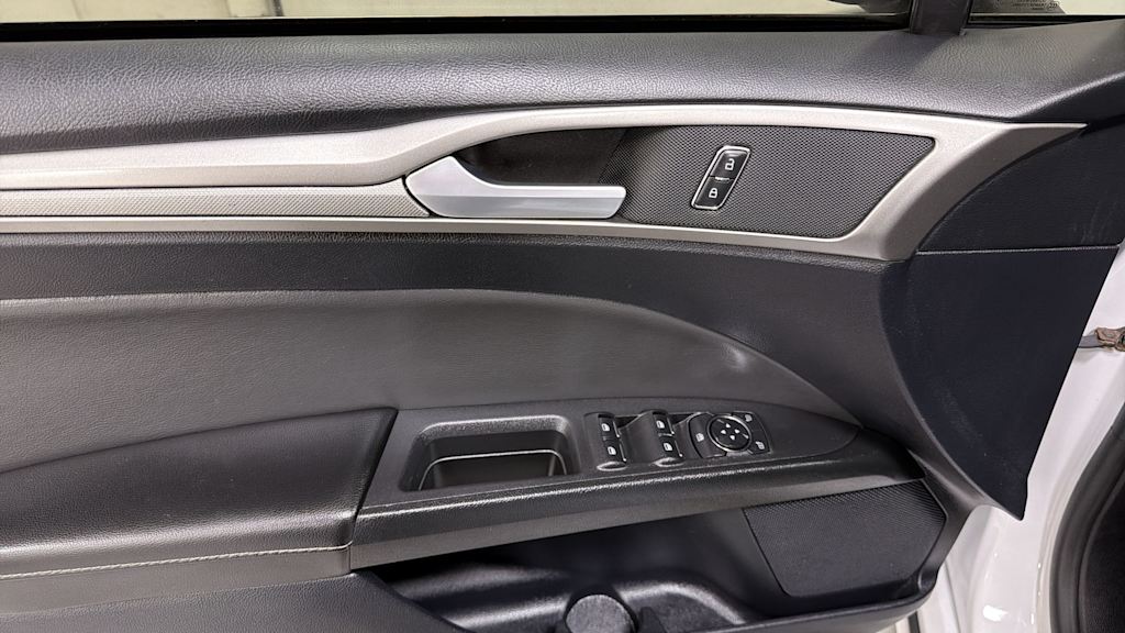 Thumbnail: 2020 Ford Fusion - 26