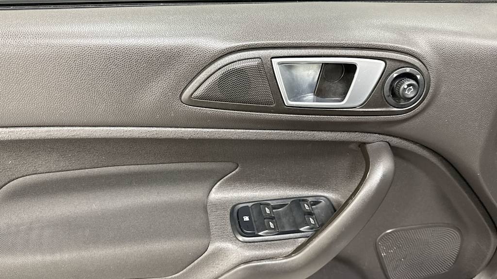 Thumbnail: 2016 Ford Fiesta - 25