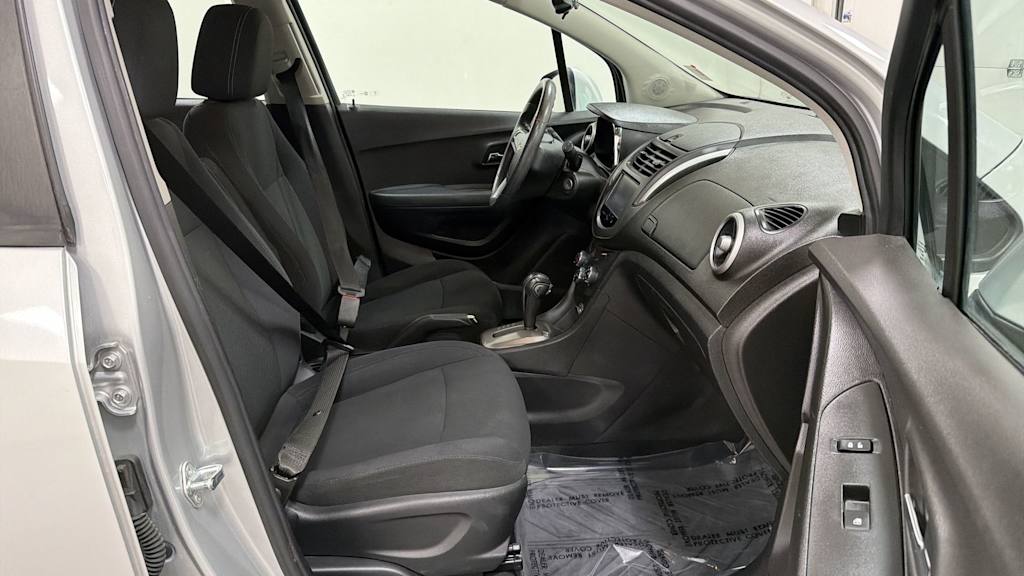 Thumbnail: 2016 Chevrolet Trax - 30