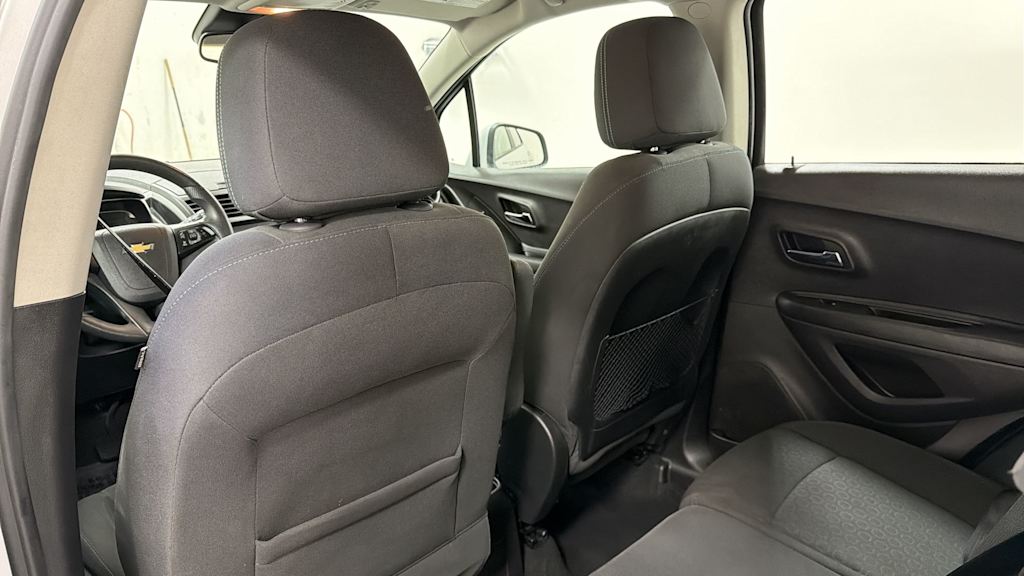 Thumbnail: 2016 Chevrolet Trax - 29