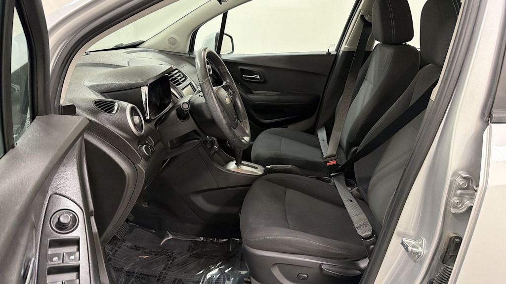 Thumbnail: 2016 Chevrolet Trax - 11