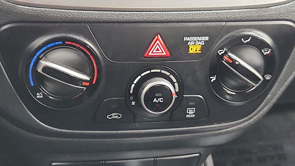 Thumbnail: 2018 Hyundai Accent - 27