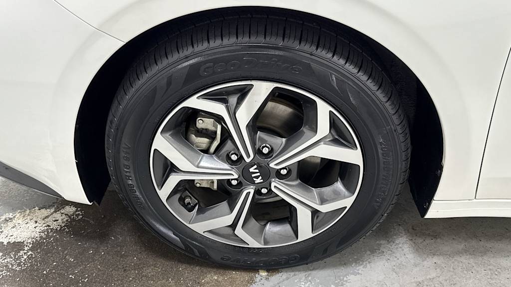 Thumbnail: 2020 Kia Forte - 8