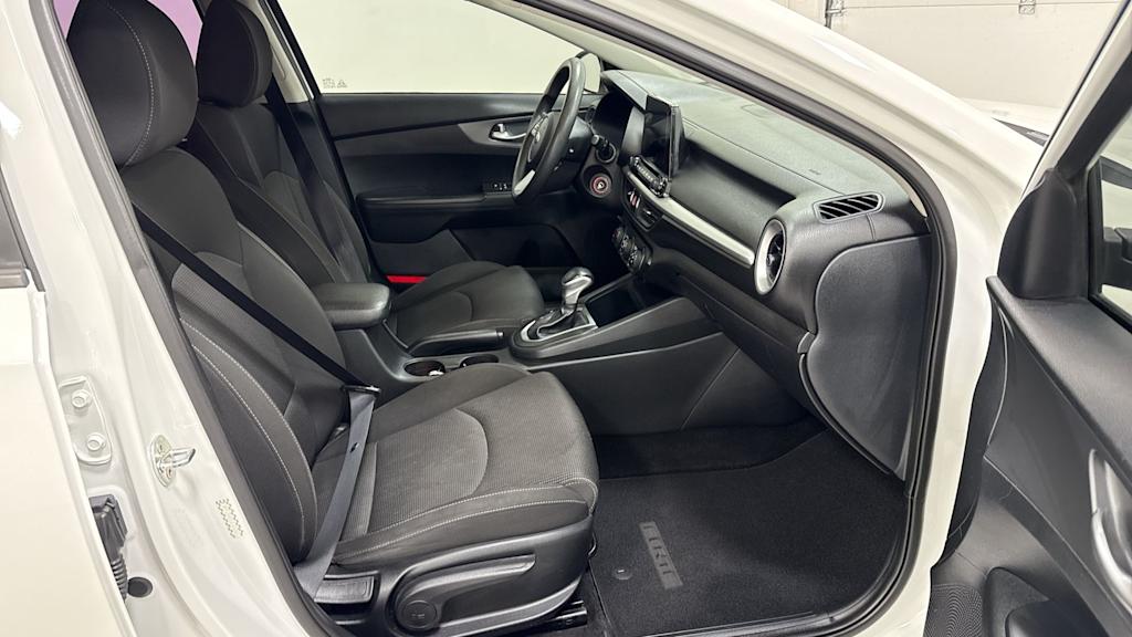 Thumbnail: 2020 Kia Forte - 30