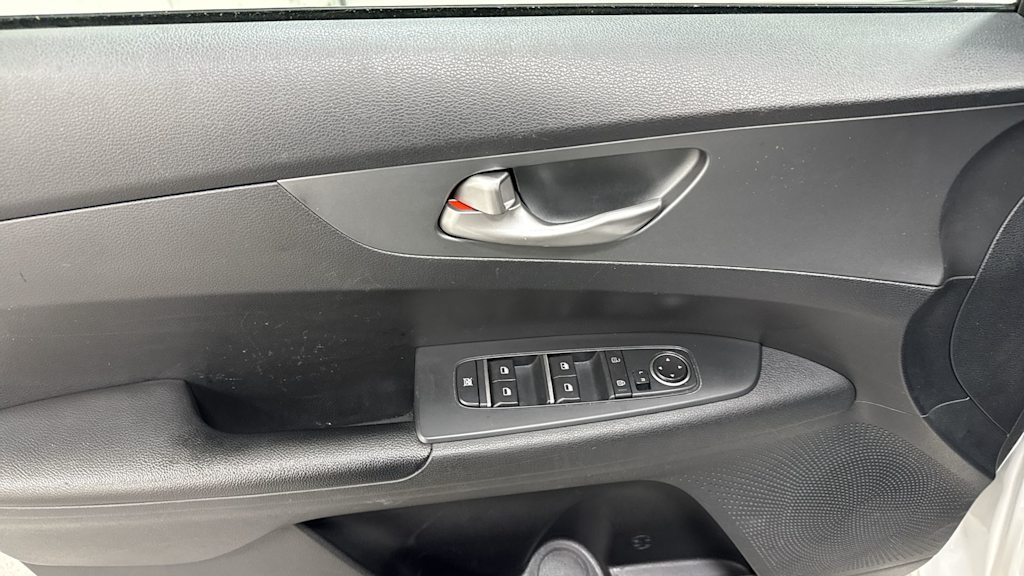 Thumbnail: 2020 Kia Forte - 25