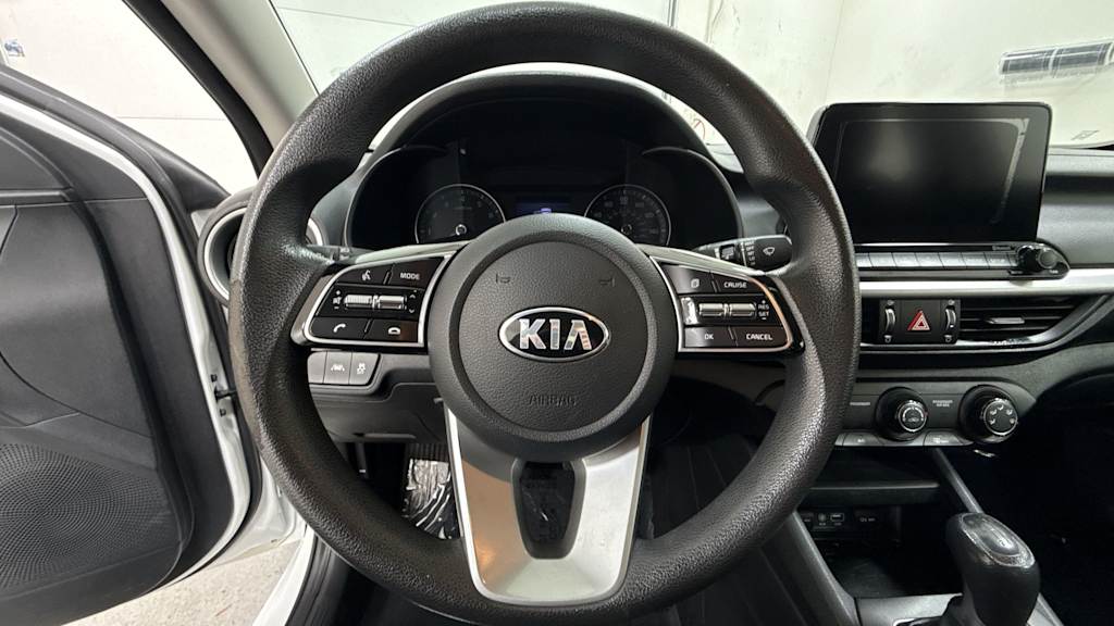 Thumbnail: 2020 Kia Forte - 9