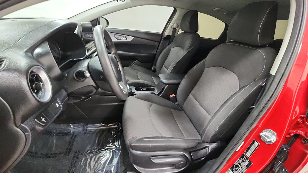 Thumbnail: 2022 Kia Forte - 10