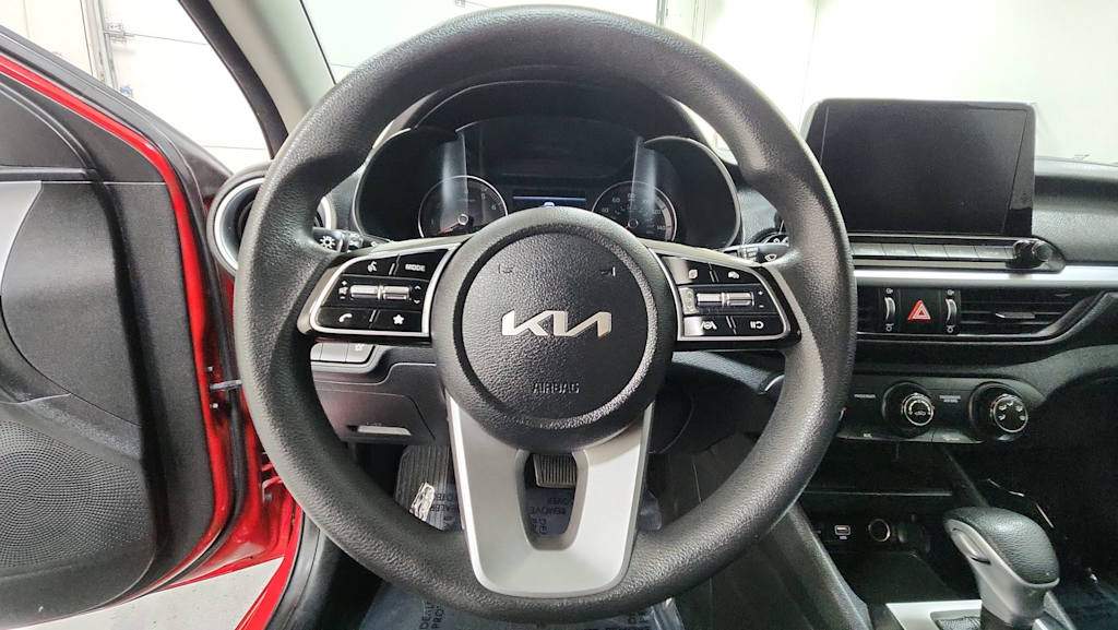 Thumbnail: 2022 Kia Forte - 9