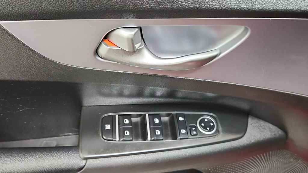 Thumbnail: 2022 Kia Forte - 26