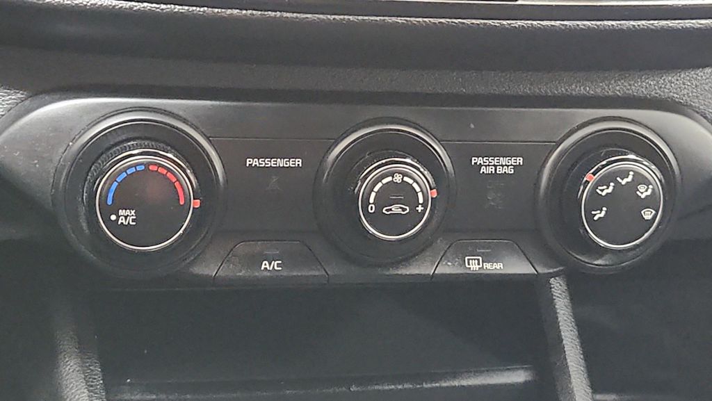 Thumbnail: 2022 Kia Forte - 28