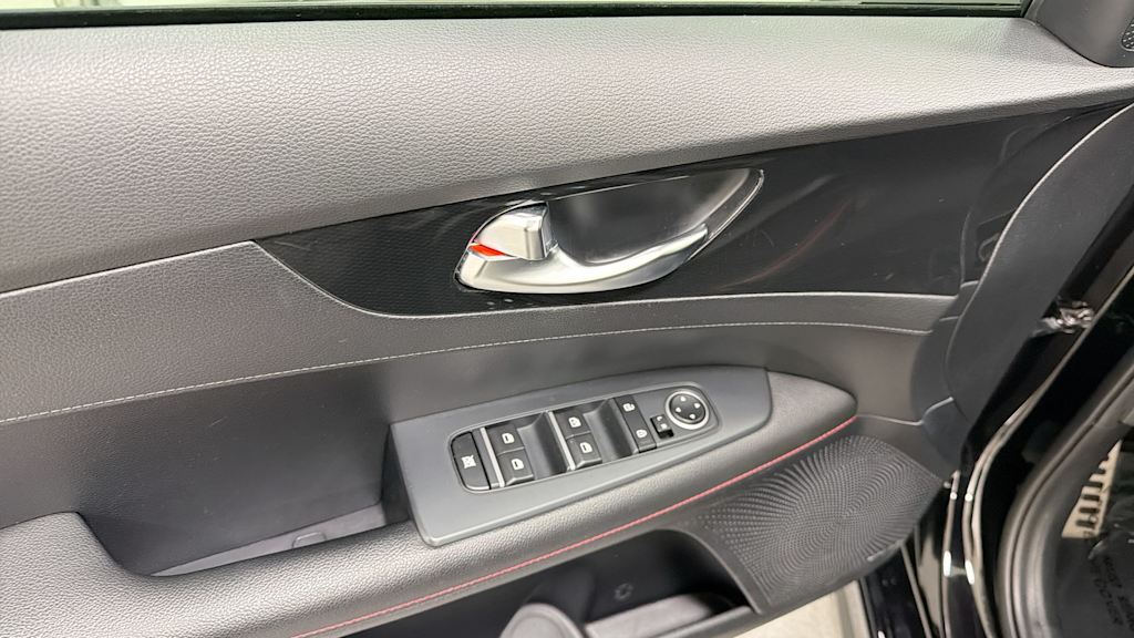 Thumbnail: 2020 Kia Forte - 25
