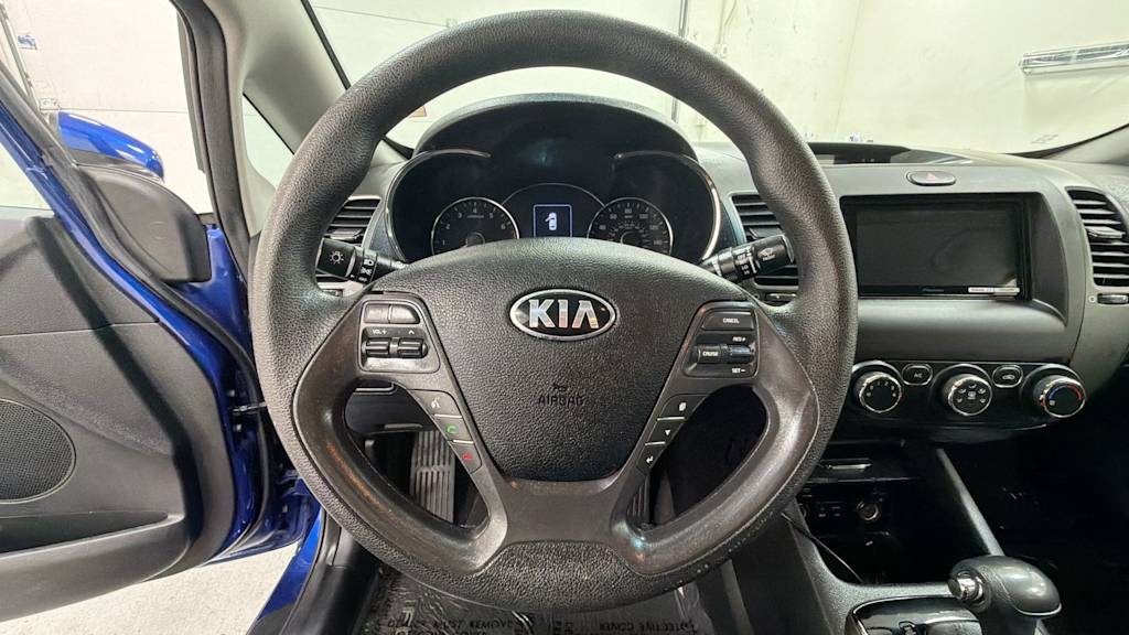 Thumbnail: 2017 Kia Forte - 10
