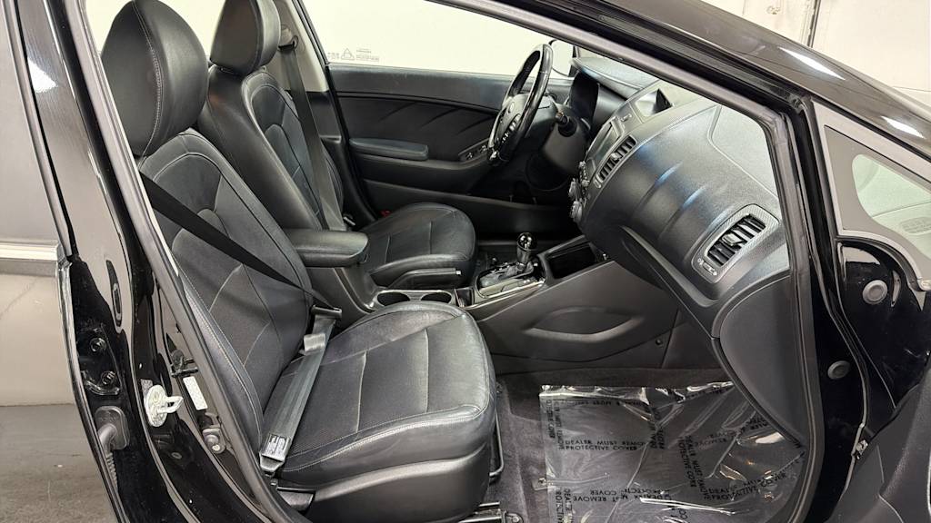 Thumbnail: 2017 Kia Forte - 31